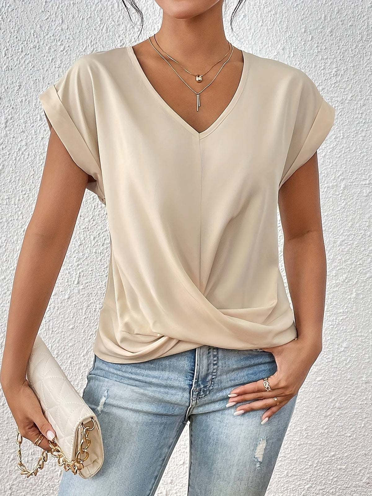 Women's Twisted Hem V-Neck Blouse
