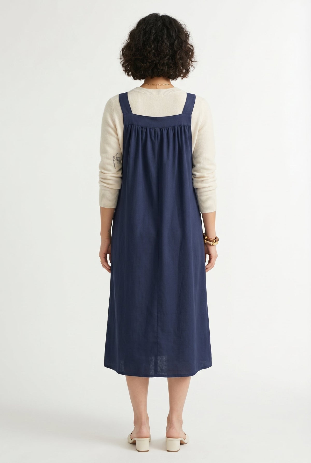 Elara Pinafore